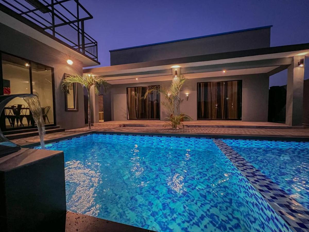 The Luxury Villa -Private Pool- Пантай-Сенанг Экстерьер фото